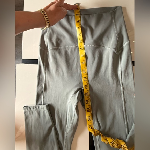 Two-Piece Gray Activewear Set | High-Waisted Leggings & Sports Bra like new - Picture 13 of 14